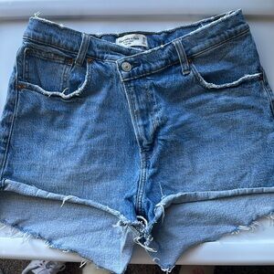 Abercrombie High Rise Mom Short
